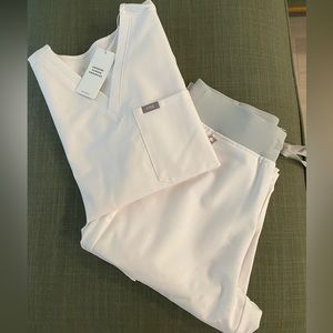 Figs Optic White Womens Scrub Set